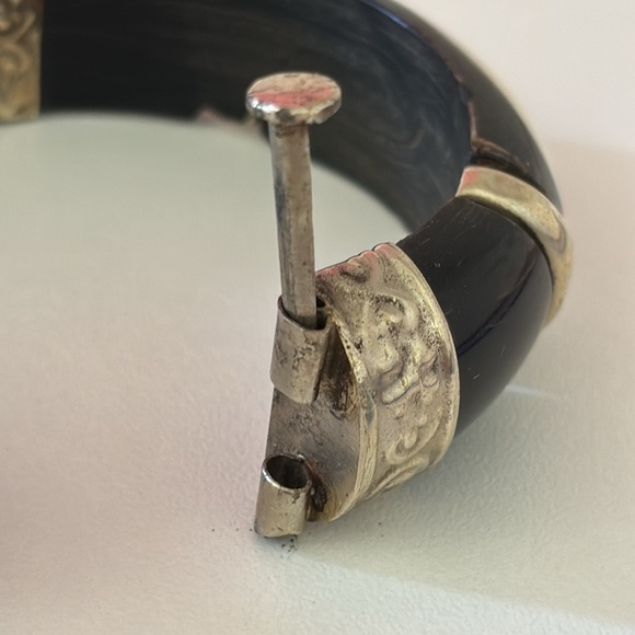 Vintage Artisan Wood and Metal Bracelet - Picture 5 of 15